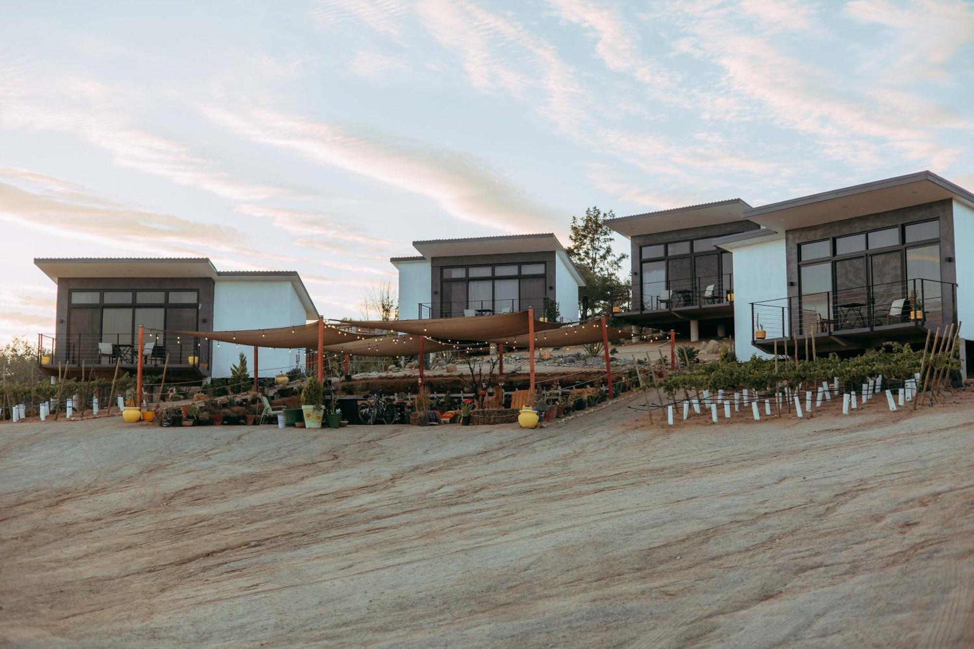 Vl Uno Bed and Breakfast Ενσενάντα Εξωτερικό φωτογραφία