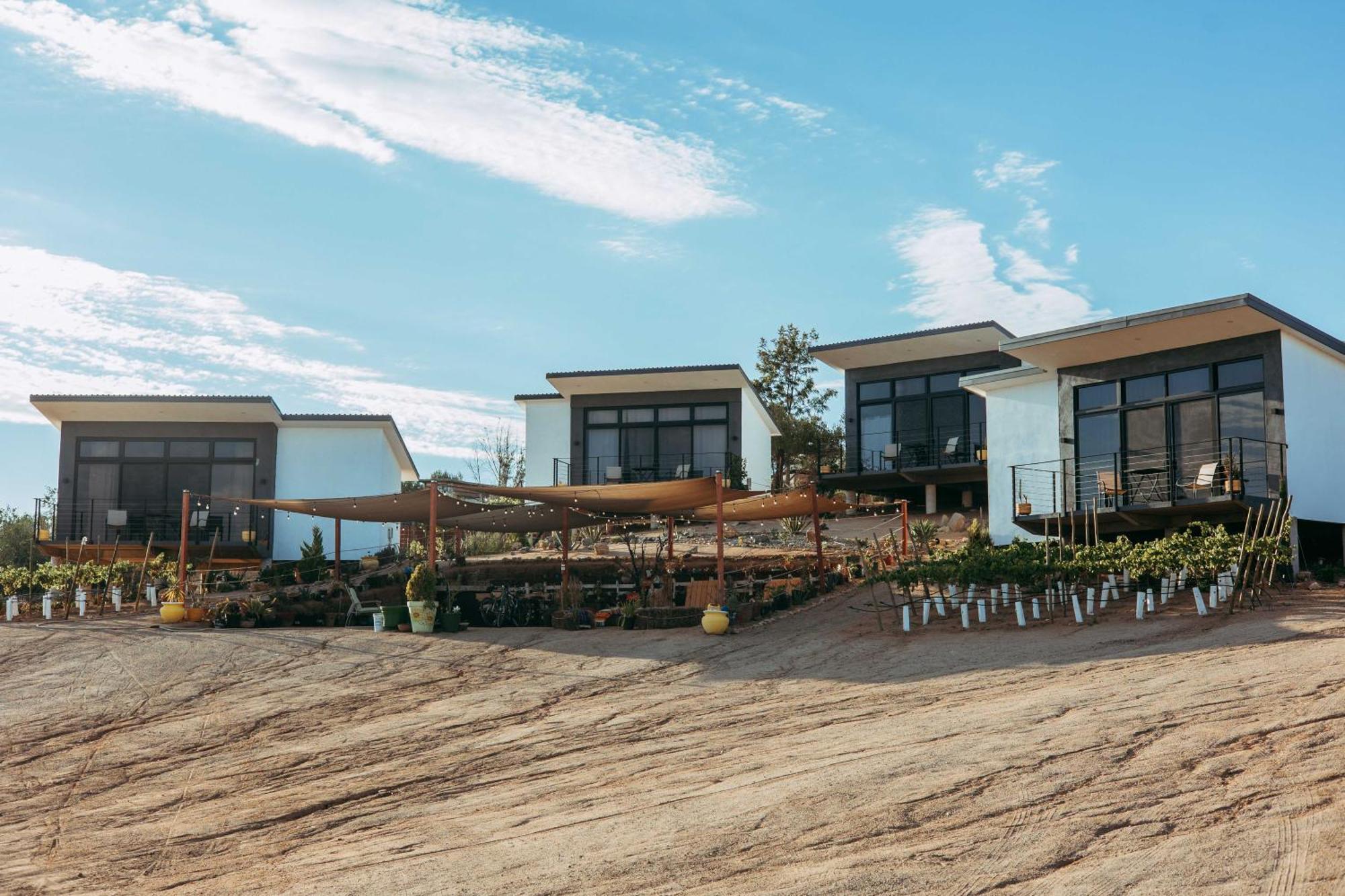 Vl Uno Bed and Breakfast Ενσενάντα Εξωτερικό φωτογραφία