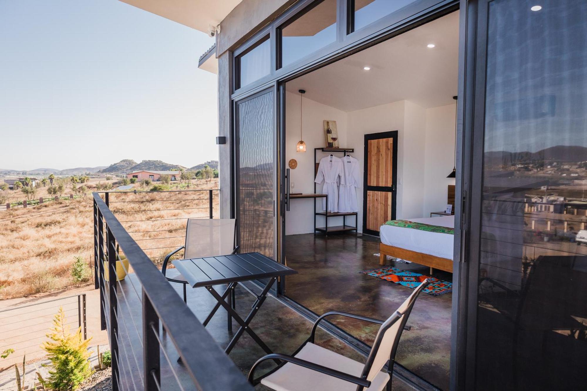Vl Uno Bed and Breakfast Ενσενάντα Εξωτερικό φωτογραφία