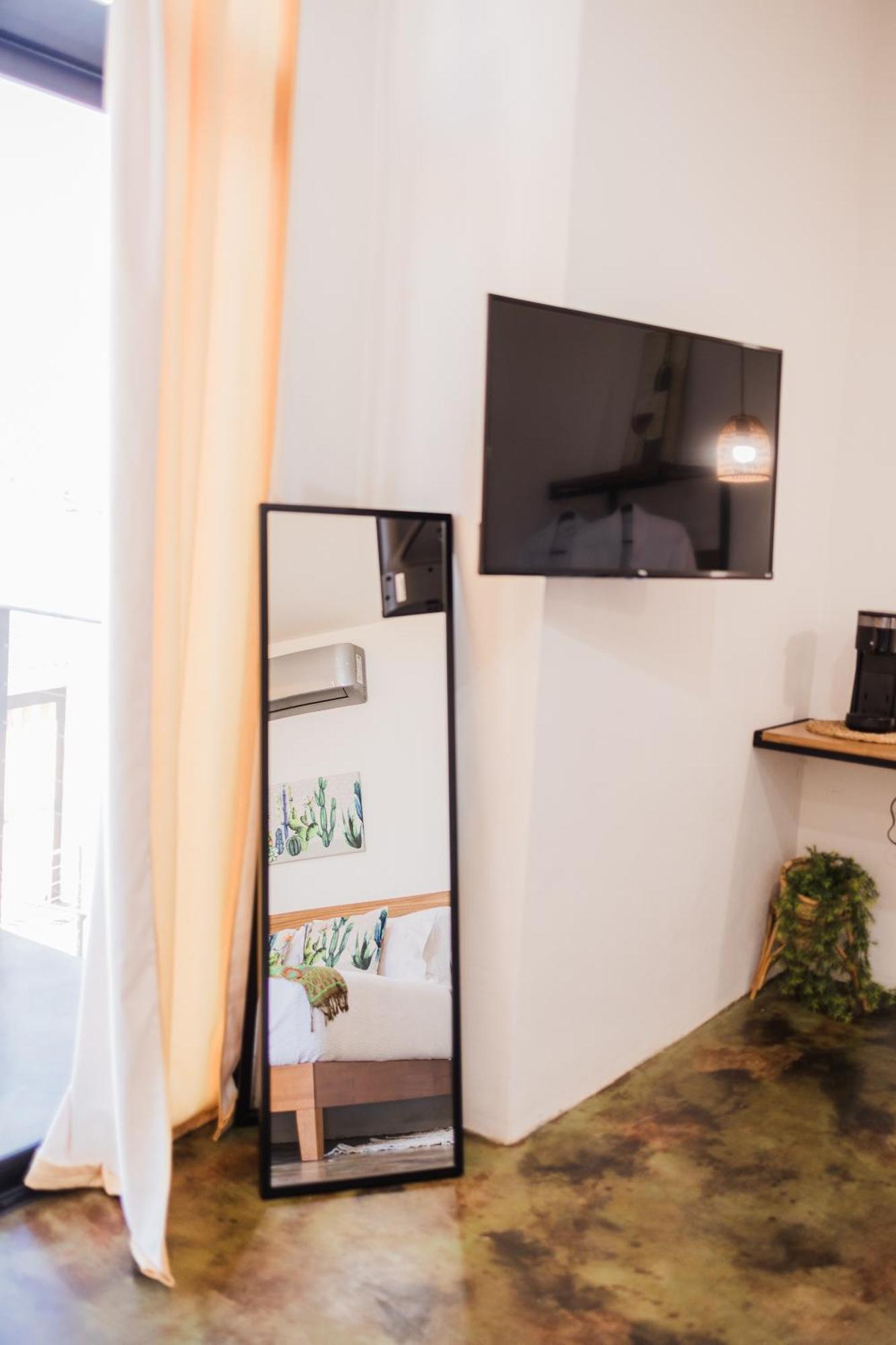 Vl Uno Bed and Breakfast Ενσενάντα Εξωτερικό φωτογραφία