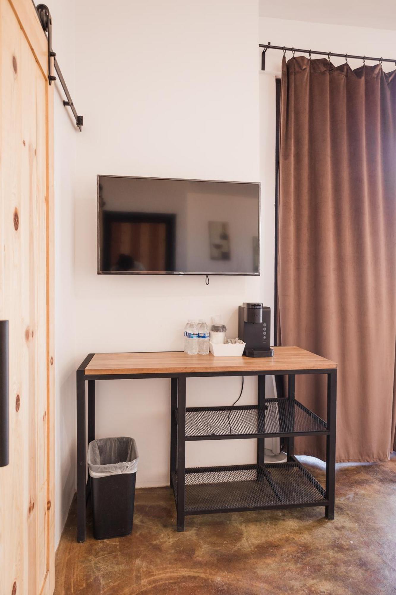 Vl Uno Bed and Breakfast Ενσενάντα Εξωτερικό φωτογραφία