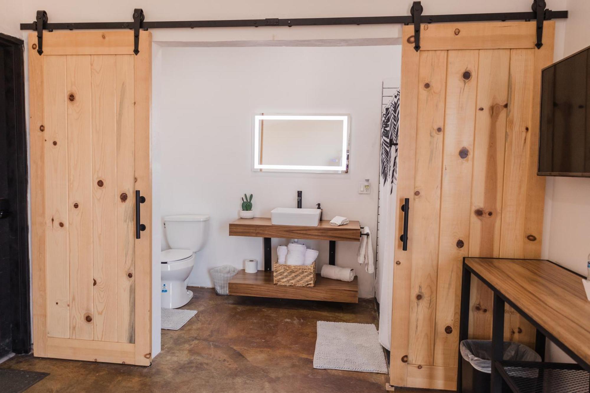 Vl Uno Bed and Breakfast Ενσενάντα Εξωτερικό φωτογραφία