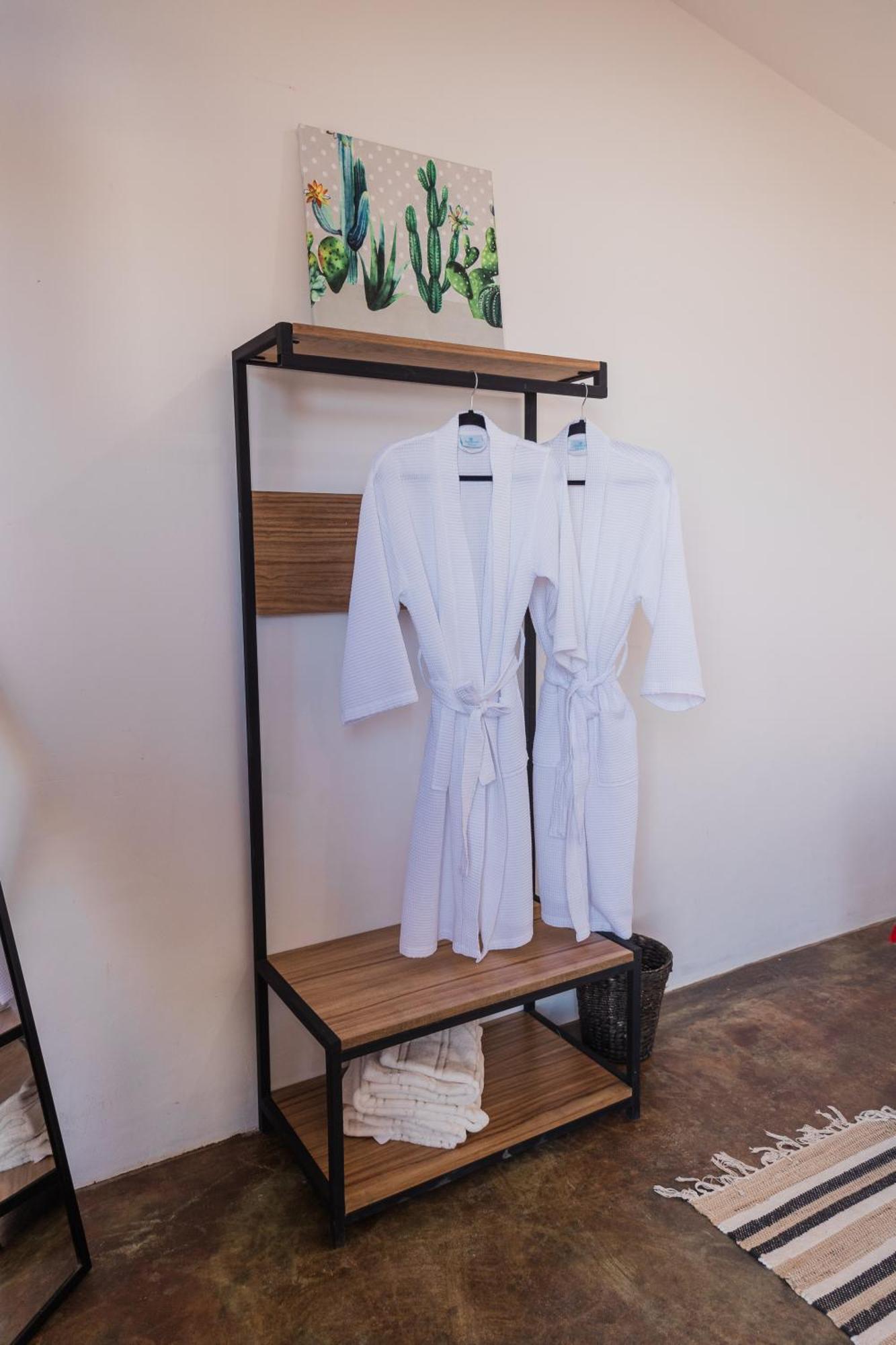 Vl Uno Bed and Breakfast Ενσενάντα Εξωτερικό φωτογραφία