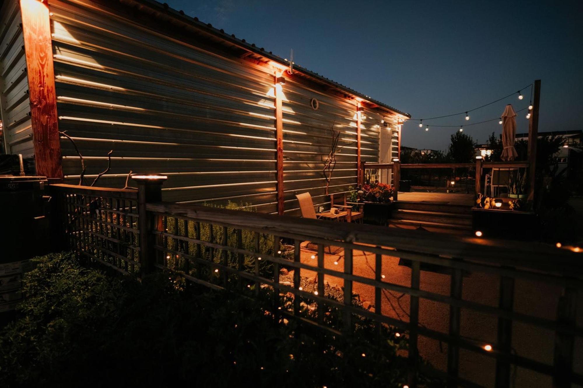 Vl Uno Bed and Breakfast Ενσενάντα Εξωτερικό φωτογραφία